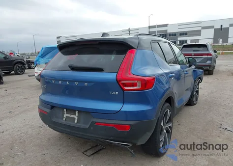 2020 Volvo Xc40 T4 R-Design из США, поврежденный, VIN YV4AC2HM7L2324423